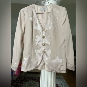 J. Benjamin women’s size 6 Elegant Cream Jacket with Embellished Buttons
